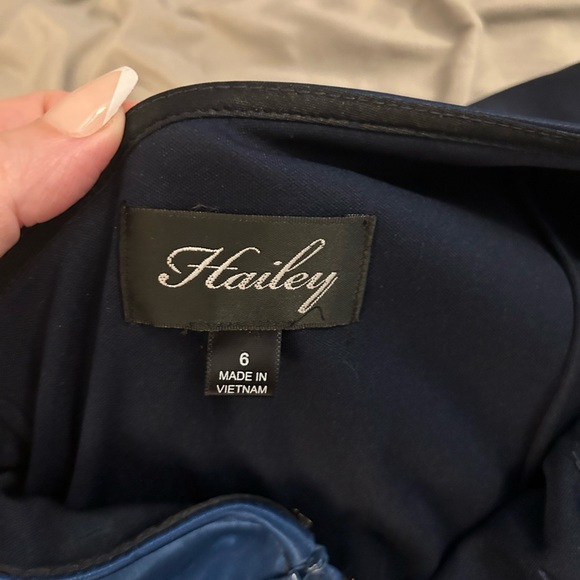 Off the shoulder gorgeous dressy dress -above the knee - Picture 3 of 4